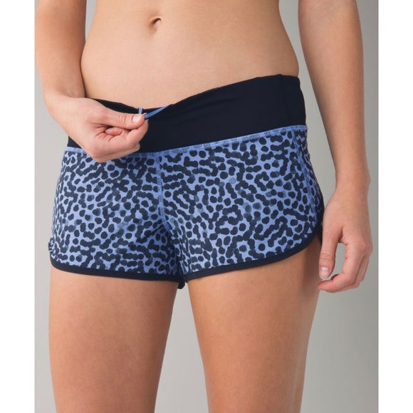 Lululemon Run: Speed Short Ace Spot Lullaby Black/Black 4 - Picture 3 of 10